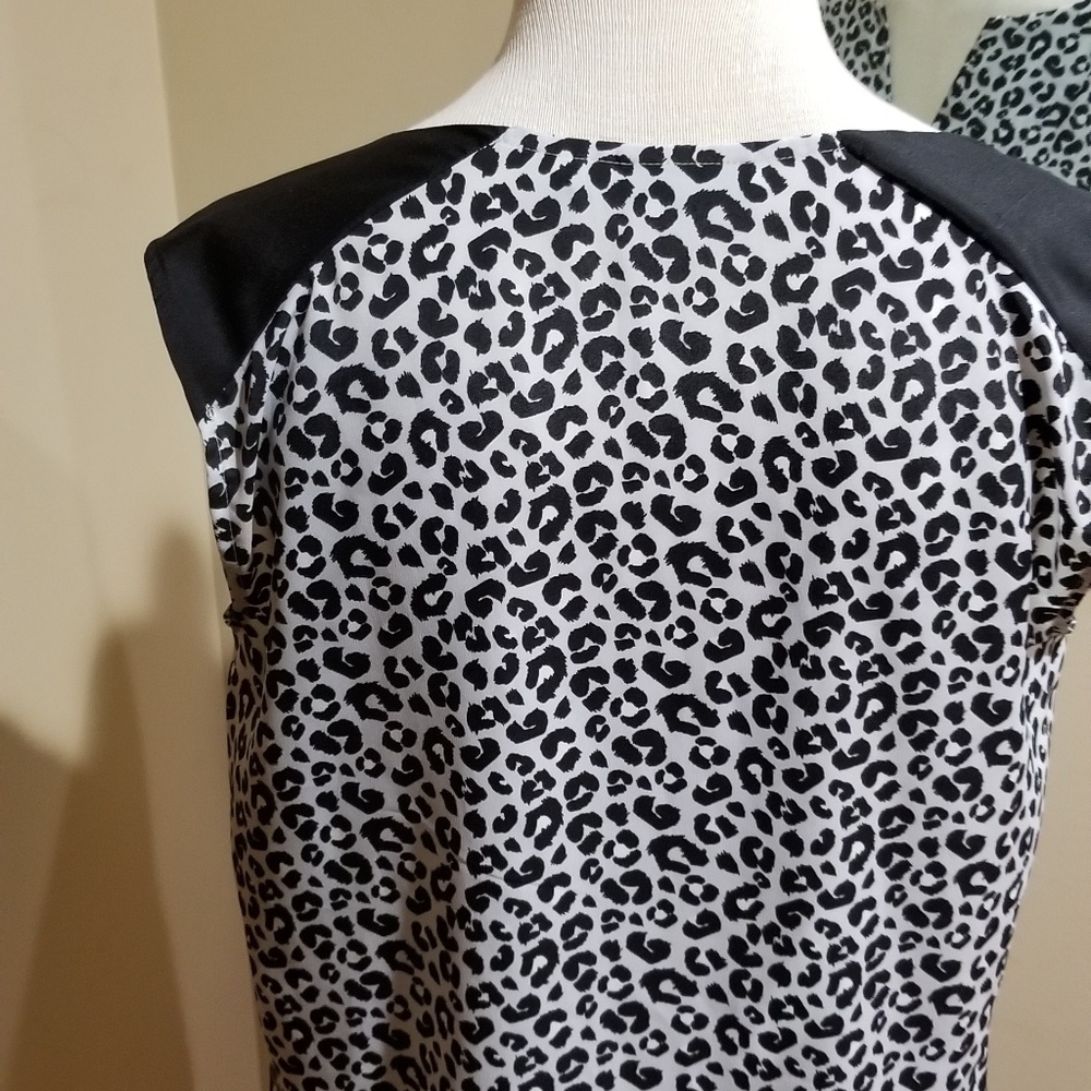 LEOPARD PRINT SLEEVELESS BLOUSE - Picture 4 of 8